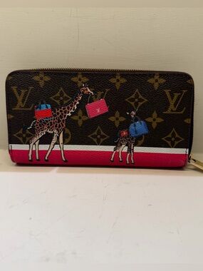 Vuitton Monogram Zippy Wallet – Limited Edition Giraffe Print. Fullsize